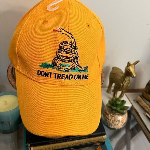 NWOT Don’t Tread on Me Acrylic adjustable hat. - Picture 1 of 6